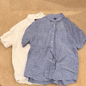 UNTUCKit Short-Sleeve Button-Down Shirt in Blue and White